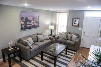 325 S Regester St in Baltimore, MD - Building Photo - Building Photo