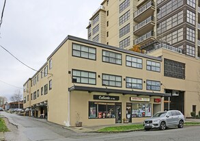 Queens Park Flats in New Westminster, BC - Building Photo
