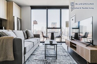 1400 W Randolph St in Chicago, IL - Building Photo