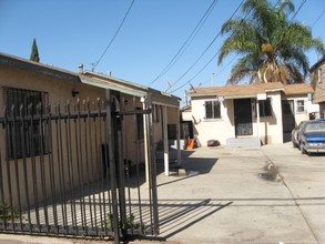 8059 S Eastern Ave in Bell Gardens, CA - Foto de edificio - Building Photo