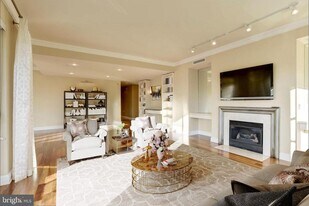 801 Key Hwy in Baltimore, MD - Building Photo