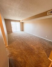 7110 Van Dorn St-Unit -80 in Lincoln, NE - Foto de edificio - Building Photo