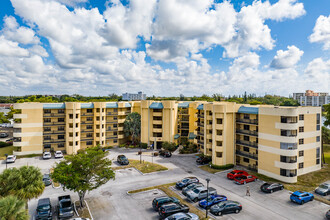 The Isles of Inverrary in Lauderhill, FL - Building Photo - Building Photo