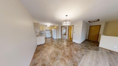 9913-99109 109 Ave in Grande Prairie, AB - Building Photo - Building Photo