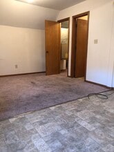 309 Hart St, Unit D in Jefferson City, MO - Foto de edificio - Building Photo