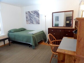 34 Capen St, Unit 2 in Medford, MA - Building Photo - Building Photo