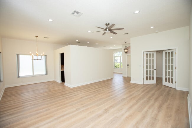 10821 La Salinas Cir in Boca Raton, FL - Building Photo - Building Photo