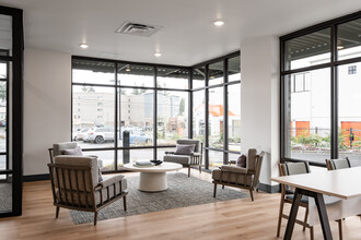 QUINN BY VINTAGE in Shoreline, WA - Foto de edificio - Interior Photo