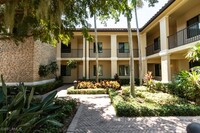 1055 Sandpiper St in Naples, FL - Building Photo - Building Photo