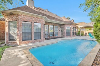 590 Edgewood Dr in Montgomery, TX - Building Photo - Building Photo