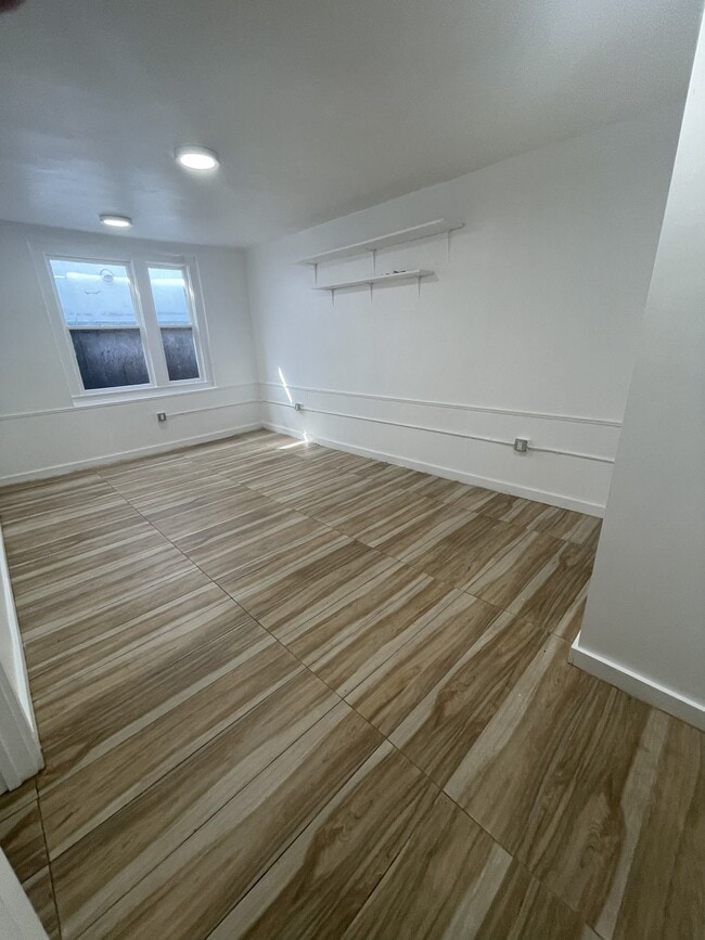 202 Bicknell Ave, Unit UNIT 8 in Santa Monica, CA - Building Photo - Building Photo