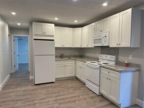 840 NE 17th Terrace in Fort Lauderdale, FL - Building Photo - Building Photo