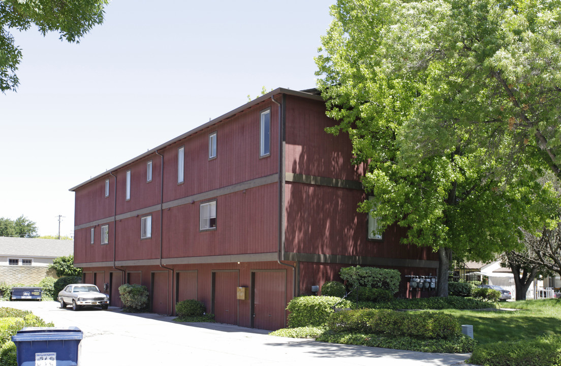 40988 Lincoln St in Fremont, CA - Foto de edificio