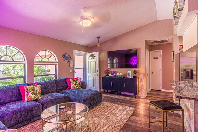 property at 5280 S Elm Ave