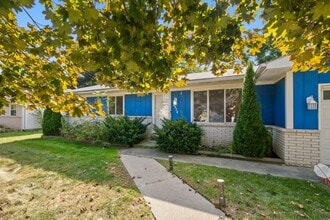 2076 Harned St in Troy, MI - Building Photo - Building Photo