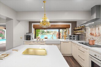 6106 Royal Poinciana Ln in Tamarac, FL - Building Photo - Building Photo