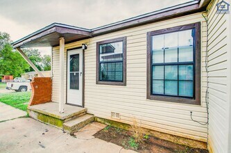 1757 SW 13th St in Lawton, OK - Foto de edificio - Building Photo