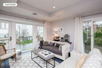 46 Cliff Dr in Sag Harbor, NY - Building Photo - Building Photo