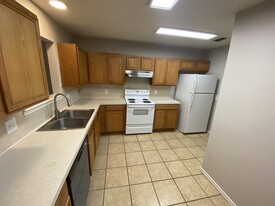 533 N Chicago Ave, Unit B in Lubbock, TX - Building Photo