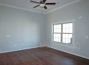 423 Peaksview Dr in Simpsonville, SC - Building Photo - Building Photo