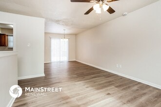 5409 Avebury Ln, Unit 212 in Knoxville, TN - Foto de edificio - Building Photo