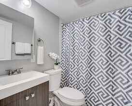 1258 Holbrook Ter NE, Unit 3 in Washington, DC - Foto de edificio - Building Photo