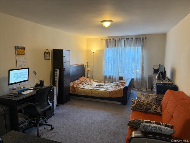 30-44-44 29th St in Queens, NY - Building Photo - Building Photo