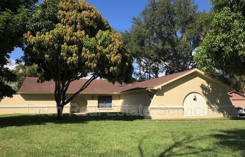 1767 Virginia Ave in Palm Harbor, FL - Building Photo