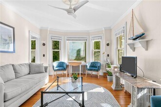 5 Lucas Ave in Newport, RI - Foto de edificio - Building Photo