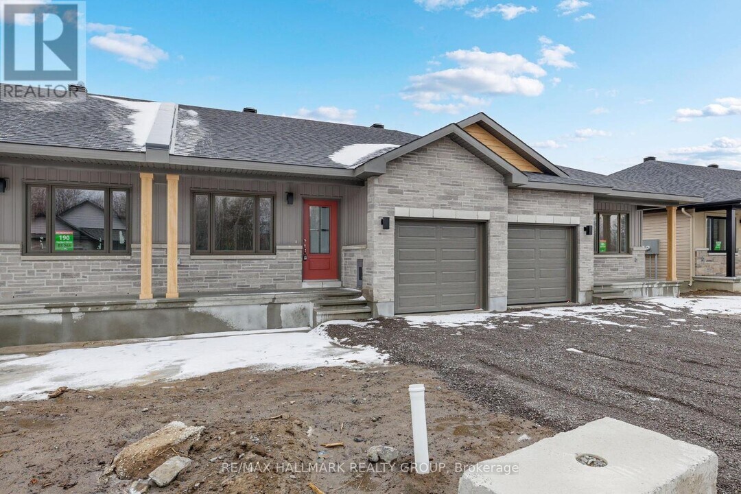 188 Seabert Dr in Arnprior, ON - Building Photo