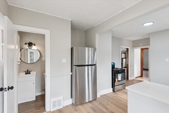 174 E 196th St in Euclid, OH - Building Photo - Building Photo