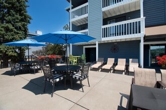 The Views of Minnetonka in Minnetonka, MN - Foto de edificio - Building Photo