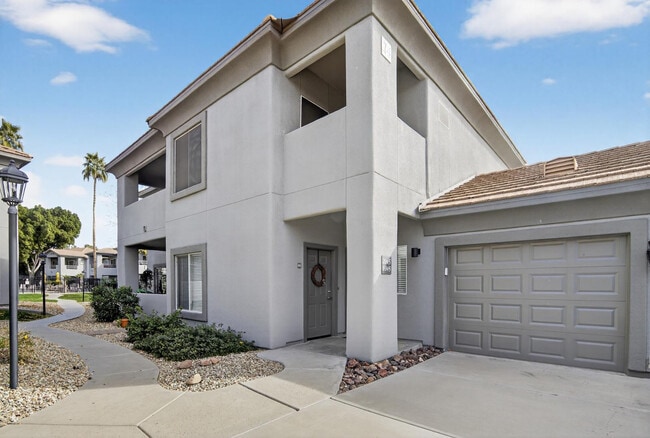 property at 7401 W Arrowhead Clubhouse Dr