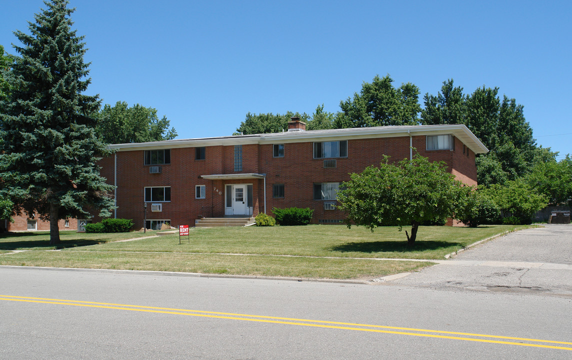 740 Edgemont Blvd in Lansing, MI - Building Photo