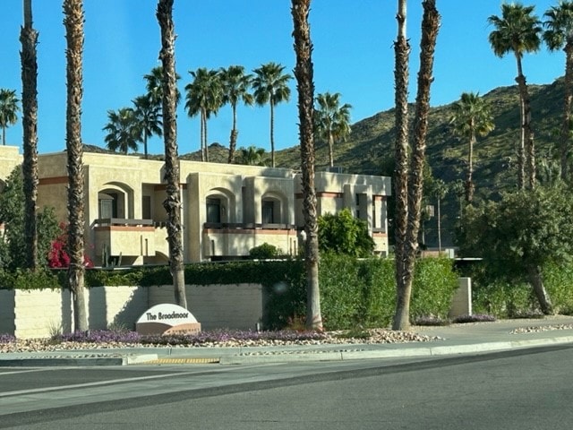 property at 2601 S Broadmoor Dr
