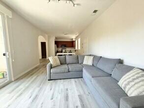 956 Mira Lago Way in San Marcos, CA - Building Photo - Building Photo