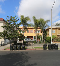 831 S Catalina St in Los Angeles, CA - Foto de edificio - Building Photo