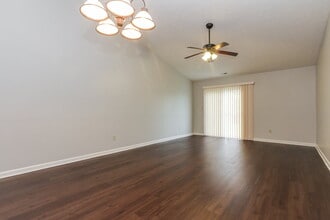 1150 Grassy Creek Cir in Franklin, IN - Building Photo - Building Photo