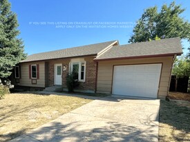 17859 E Hawaii Pl in Aurora, CO - Building Photo