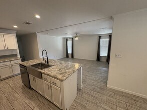 7501 142nd Ave N in Largo, FL - Building Photo - Building Photo