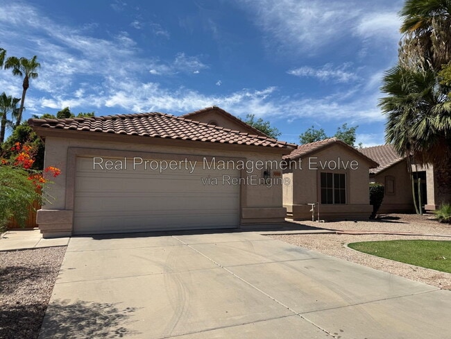 property at 1021 W Park Ave