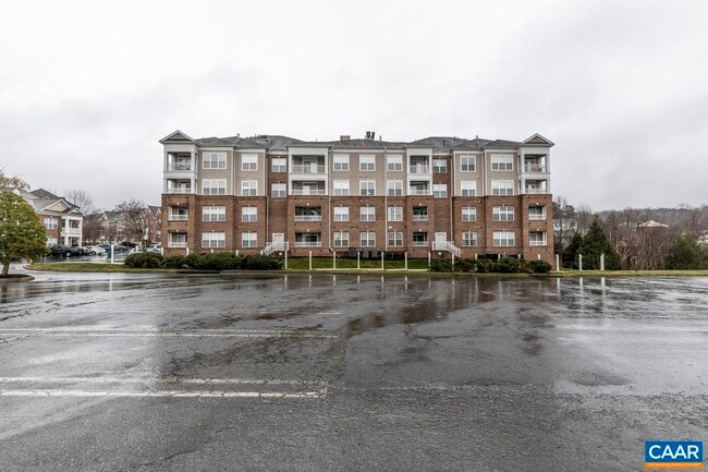 property at 1051 Glenwood Station Ln