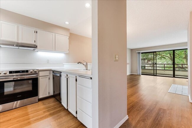 property at 5150 S Landing Dr