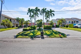 517 SE 43rd St in Cape Coral, FL - Building Photo - Building Photo