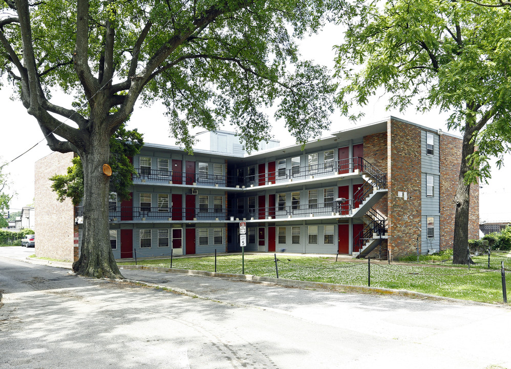 1377 Court Ave in Memphis, TN - Building Photo