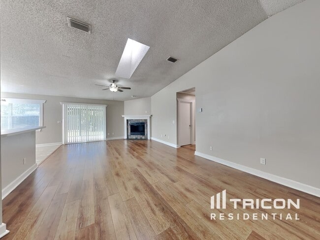 344 Dijon Dr S in Jacksonville, FL - Building Photo - Building Photo
