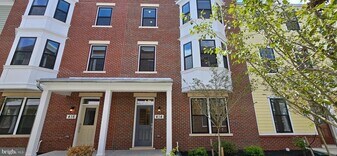 6 Chapel Alley in Frederick, MD - Building Photo