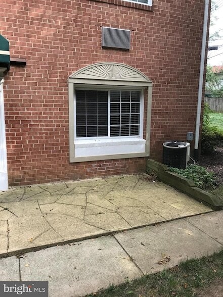 610 Main St, Unit 501 in Laurel, MD - Foto de edificio - Building Photo