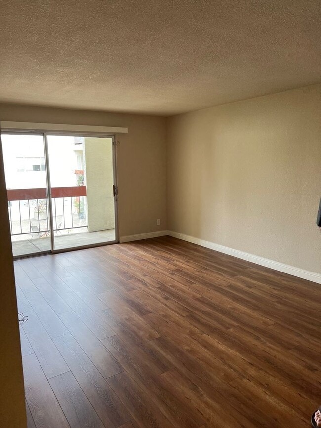 property at 2005 Pleasant Valley Ave