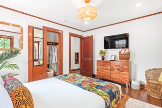 949 Victory Dr SW in Atlanta, GA - Foto de edificio - Building Photo